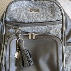 Itzy Ritzy Boss Plus Grayson Diaper Bag